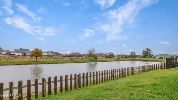 114 Still Waters RD, Broussard, LA 70518