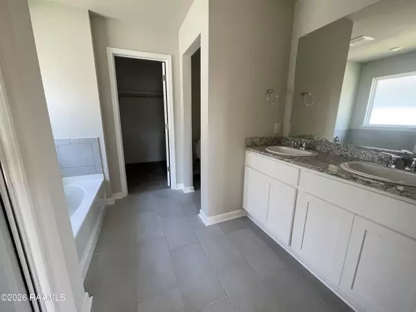 9390 Garrett RD, Maurice, LA 70555