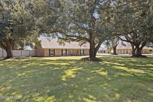 1059 Briar Patch DR, Broussard, LA 70518