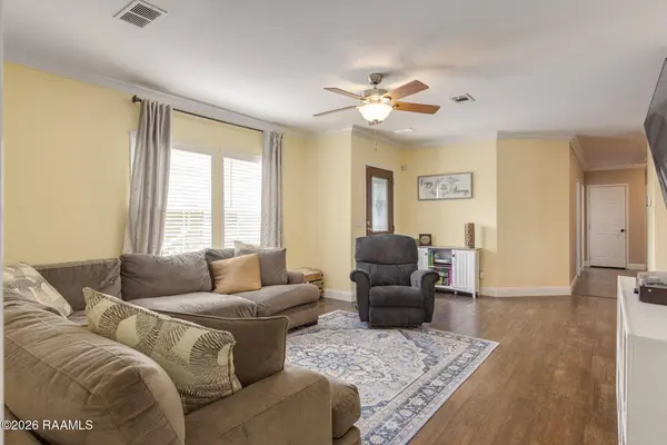 112 Fortune Hill Gardens Lane, Youngsville, LA 70592