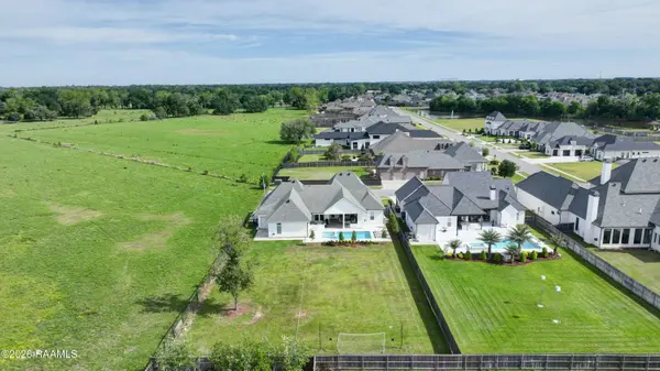 211 Kingfisher DR, Lafayette, LA 70508