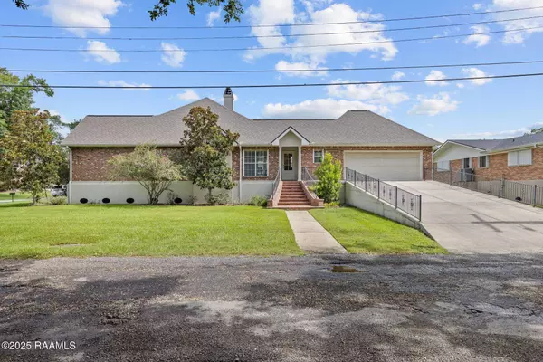 302 N Geoffroy ST, Erath, LA 70533