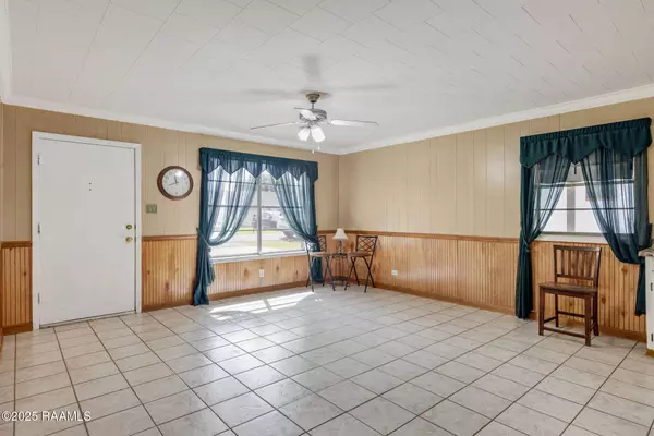 713 N Severin ST, Erath, LA 70533