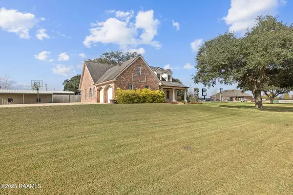 214 N RD, Erath, LA 70533