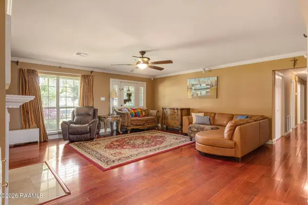 2033 Isadore RD, Erath, LA 70533