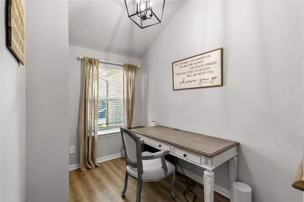 440 Brinkley Drive, Saginaw, TX 76179