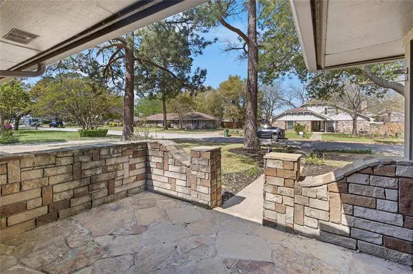 2125 Lakecrest Drive, Grapevine, TX 76051