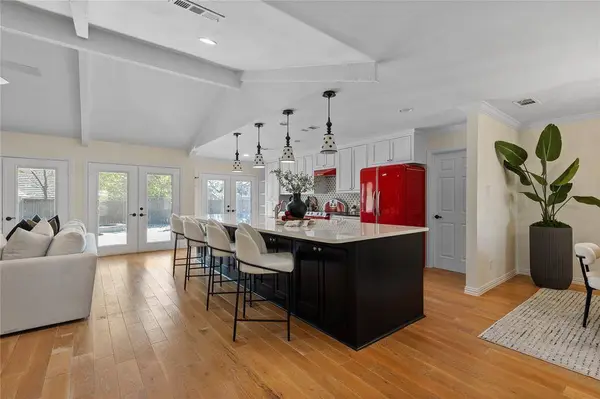 2125 Lakecrest Drive, Grapevine, TX 76051