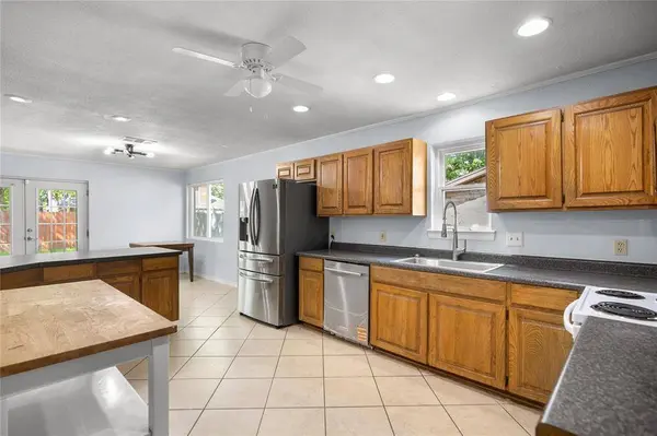 1109 Pine Ridge Drive, Azle, TX 76020