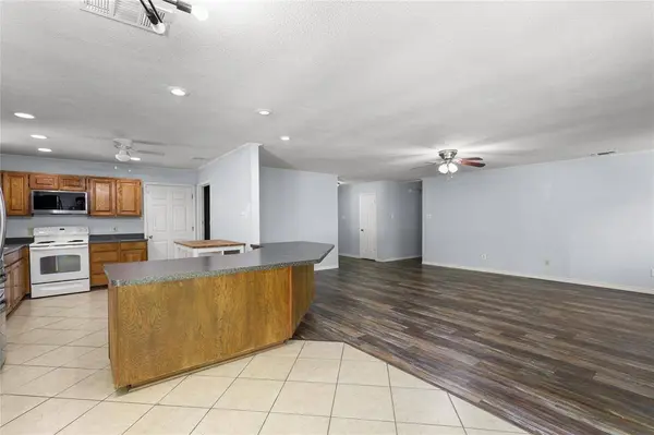 1109 Pine Ridge Drive, Azle, TX 76020