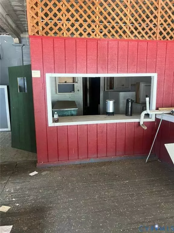 16911 boydont plank road, Dinwiddie, VA 23840