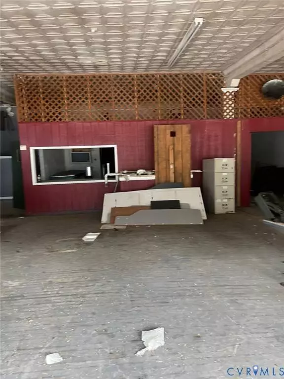 16911 boydont plank road, Dinwiddie, VA 23840