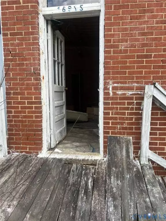 16911 boydont plank road, Dinwiddie, VA 23840