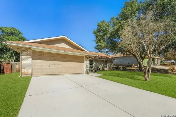 6411 Green Apple, San Antonio, TX 78233