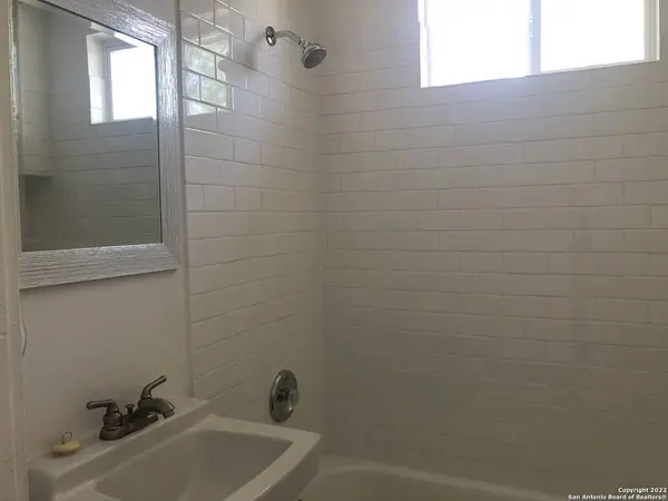 306 GIBBS SPRAWL RD UNIT 2, Converse, TX 78109-2200