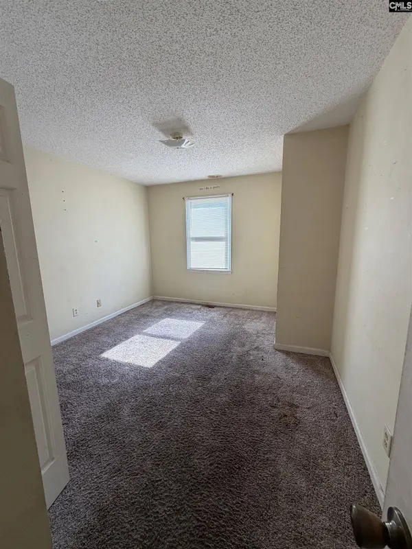 8 Cresecent Lane, Columbia, SC 29212