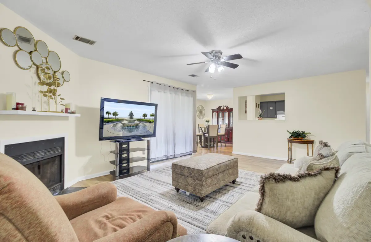 1104 Green Meadow Rd, Goose Creek, SC 29445-4839