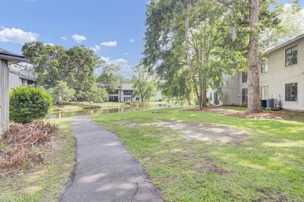 1104 Green Meadow Rd, Goose Creek, SC 29445-4839
