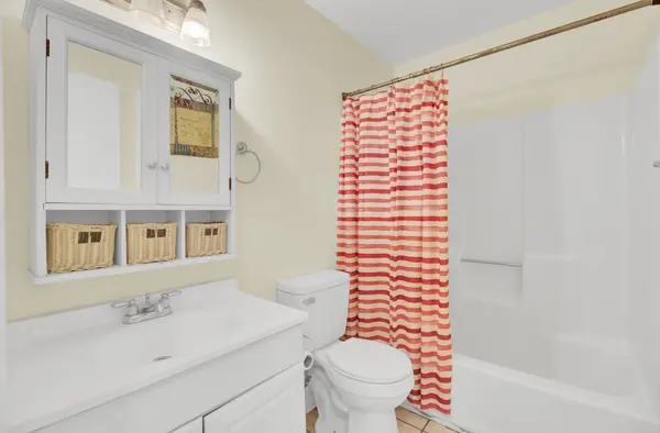 1104 Green Meadow Rd, Goose Creek, SC 29445-4839