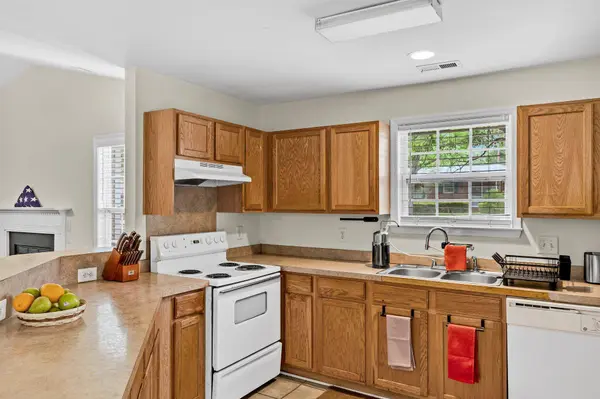 2919 Fernwood Dr, North Charleston, SC 29406