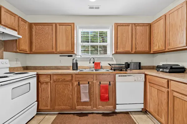 2919 Fernwood Dr, North Charleston, SC 29406