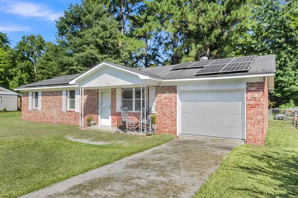 216 Gardenia St, Summerville, SC 29483