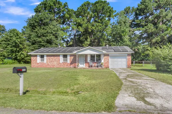 216 Gardenia St, Summerville, SC 29483
