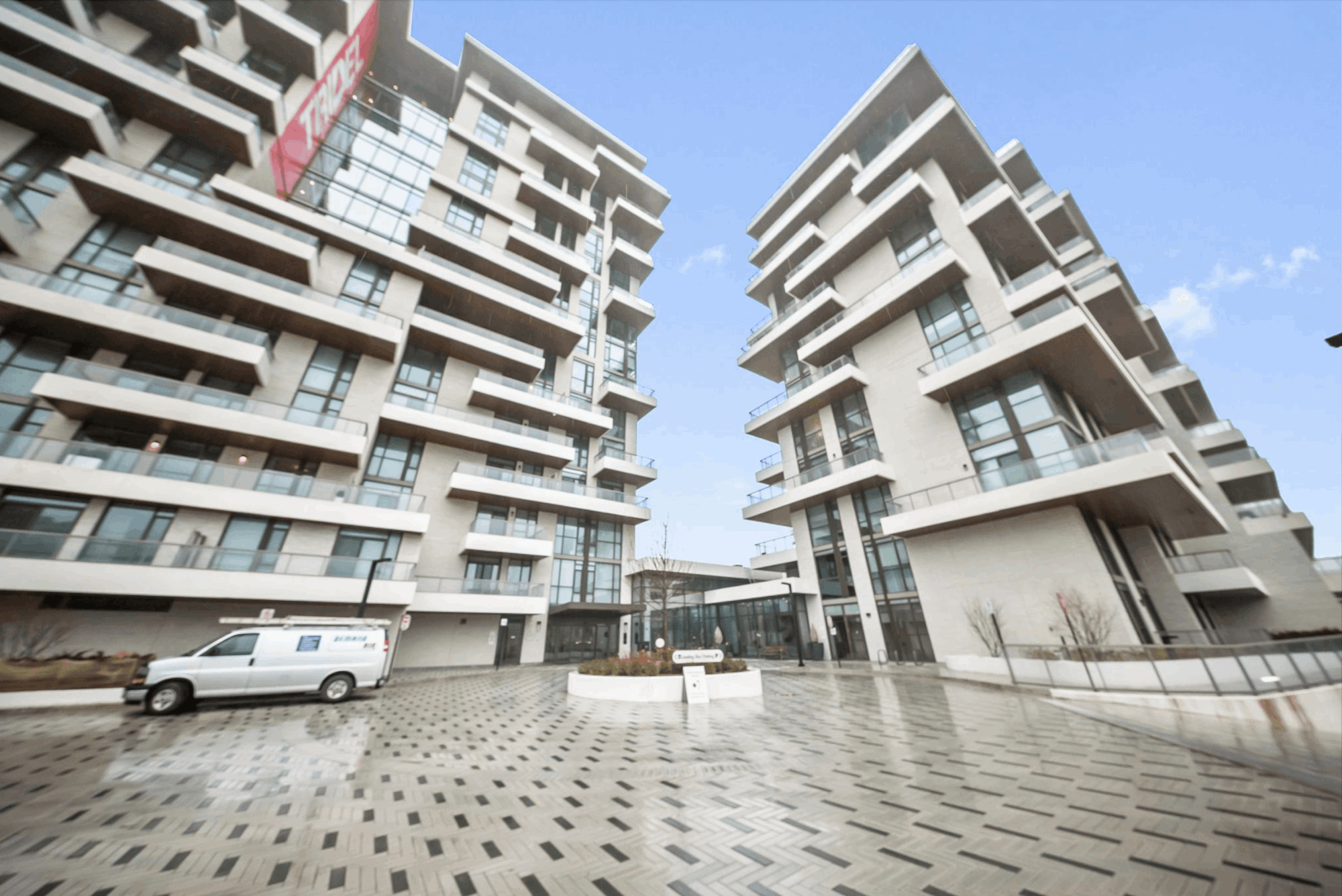 Richmond Hill condo building exterior