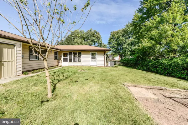 808 W NETTLE TREE RD W, Sterling, VA 20164