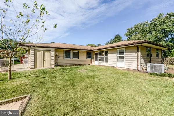 808 W NETTLE TREE RD W, Sterling, VA 20164