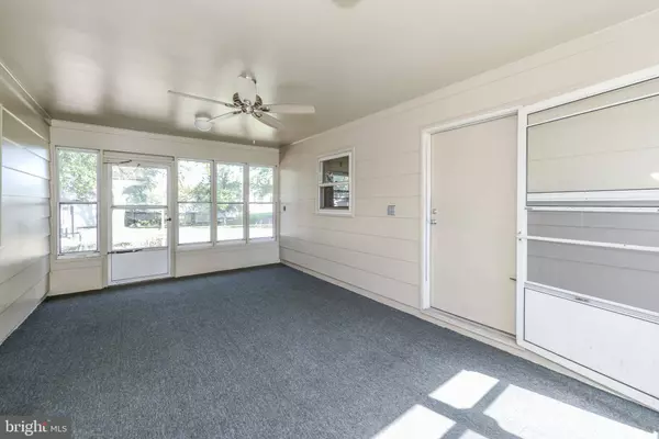 808 W NETTLE TREE RD W, Sterling, VA 20164