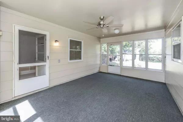 808 W NETTLE TREE RD W, Sterling, VA 20164