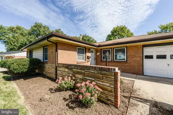 808 W NETTLE TREE RD W, Sterling, VA 20164