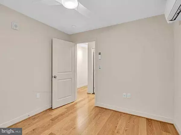 220 2ND ST SE #103, Washington, DC 20003