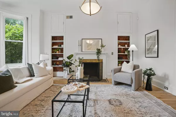 136 R ST NE, Washington, DC 20002