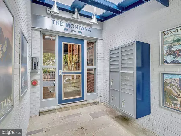 220 2ND ST SE #303, Washington, DC 20003