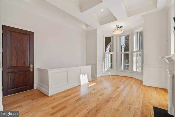 4 LOGAN CIRCLE NW #1, Washington, DC 20005