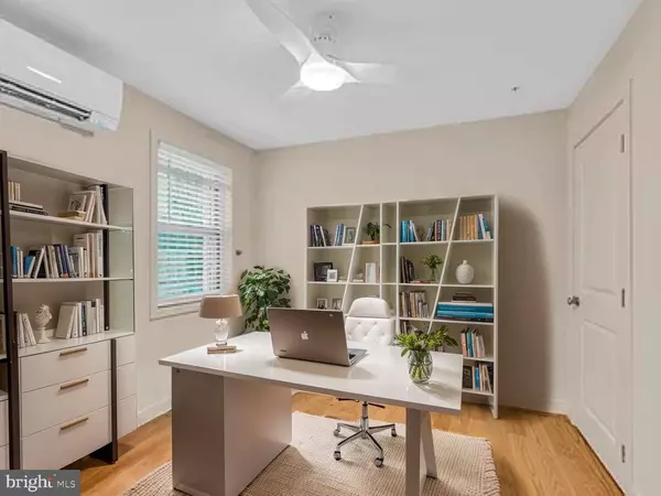 220 2ND ST SE #103, Washington, DC 20003