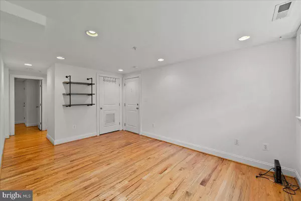 739 NEWTON PL NW #T1, Washington, DC 20010