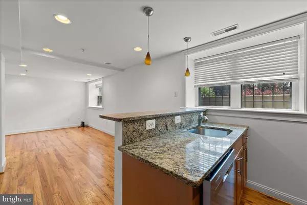 739 NEWTON PL NW #T1, Washington, DC 20010