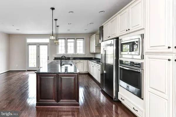3160 YEAGER DR, Herndon, VA 20171