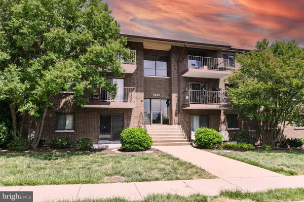 6240 EDSALL RD #403, Alexandria, VA 22312