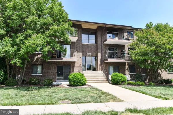 6240 EDSALL RD #403, Alexandria, VA 22312