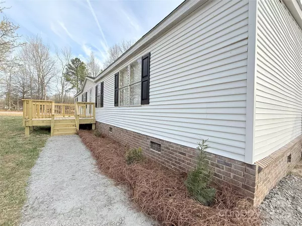 288 John L Hudson Sr RD, Lancaster, SC 29720