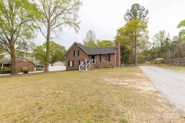 2220 Ross Cauthen RD, Lancaster, SC 29720