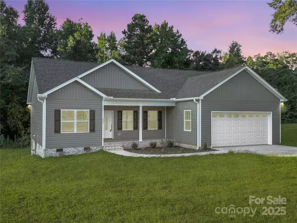 325 East ST, Heath Springs, SC 29058