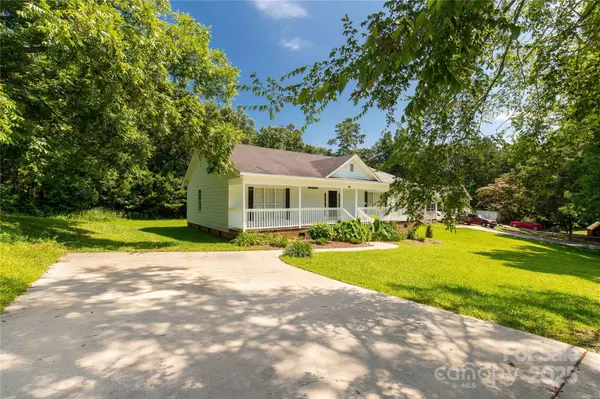 1675 Old Lynwood CIR, Lancaster, SC 29720