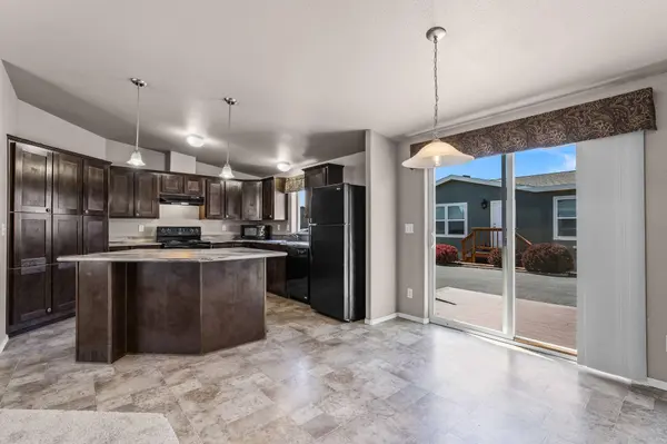 2535 Evening Primrose LN, Redmond, OR 97756