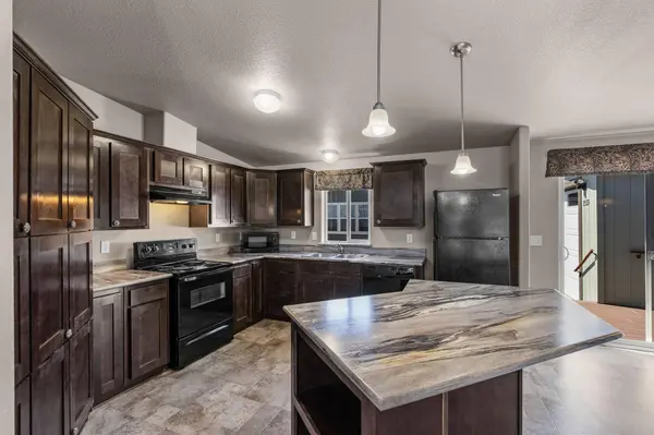 2535 Evening Primrose LN, Redmond, OR 97756