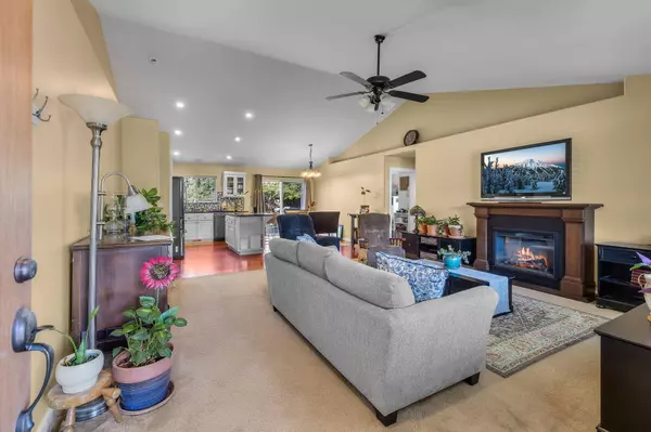 20706 Nicolette DR, Bend, OR 97701